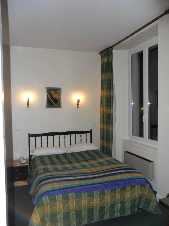 Le Grand Hotel A Ussel Ussel  Exterior foto